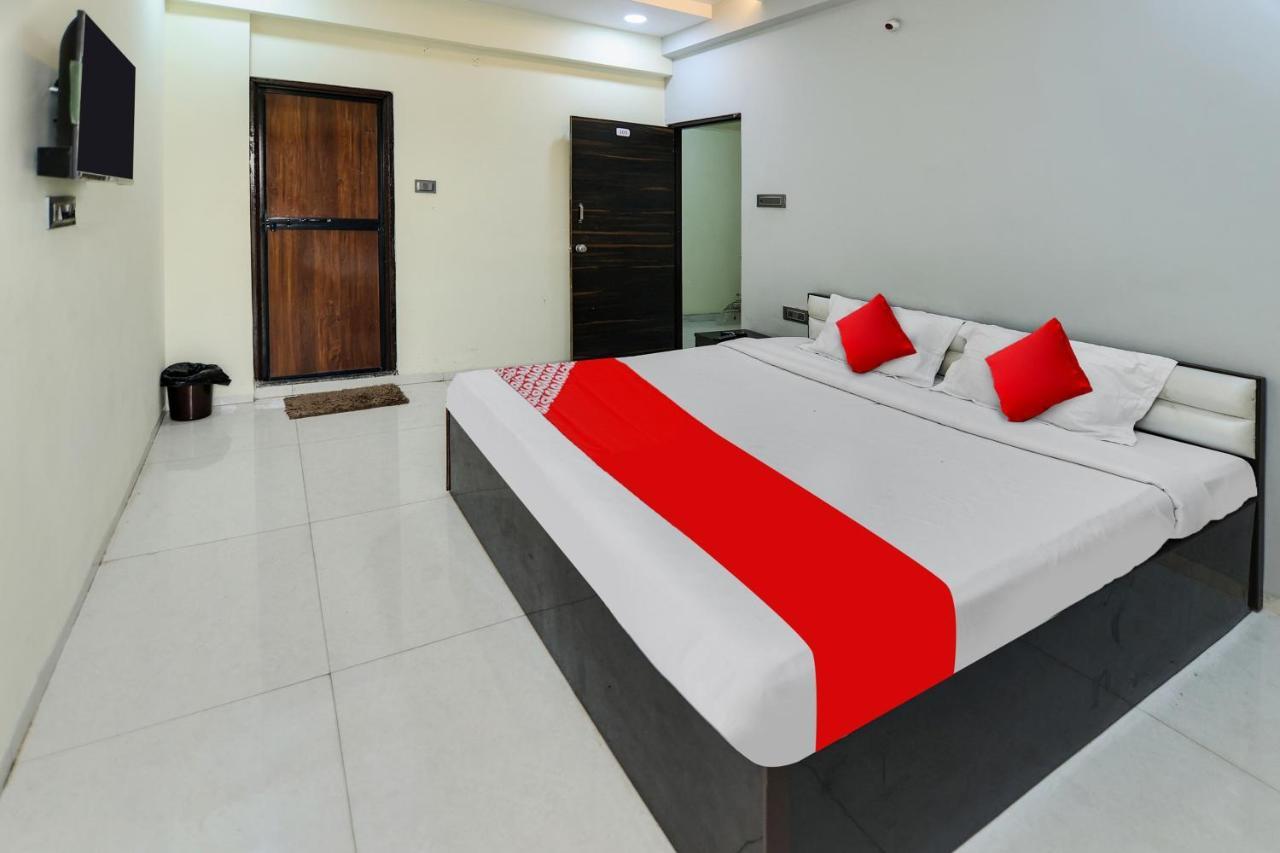 Oyo Hotel Blackgold Chandrapur Buitenkant foto