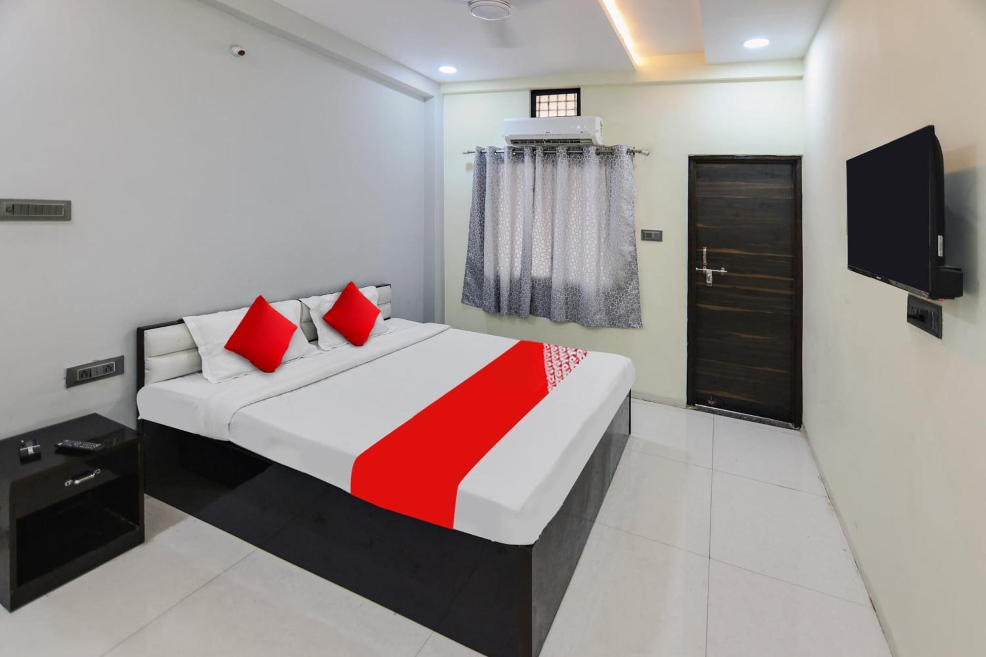 Oyo Hotel Blackgold Chandrapur Buitenkant foto