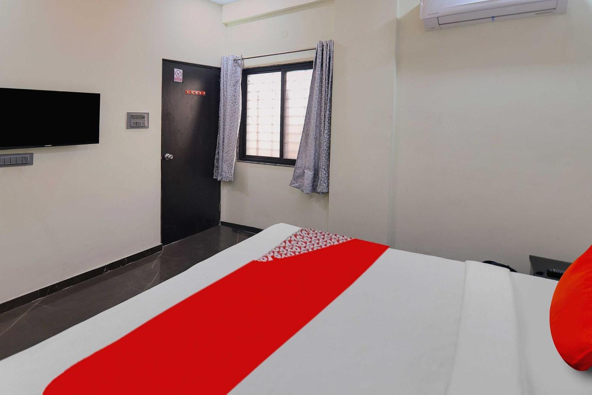 Oyo Hotel Blackgold Chandrapur Buitenkant foto