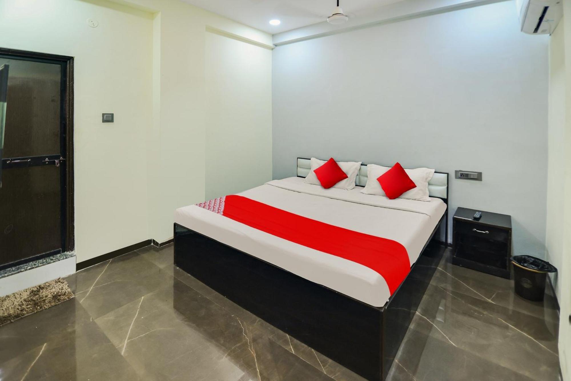 Oyo Hotel Blackgold Chandrapur Buitenkant foto