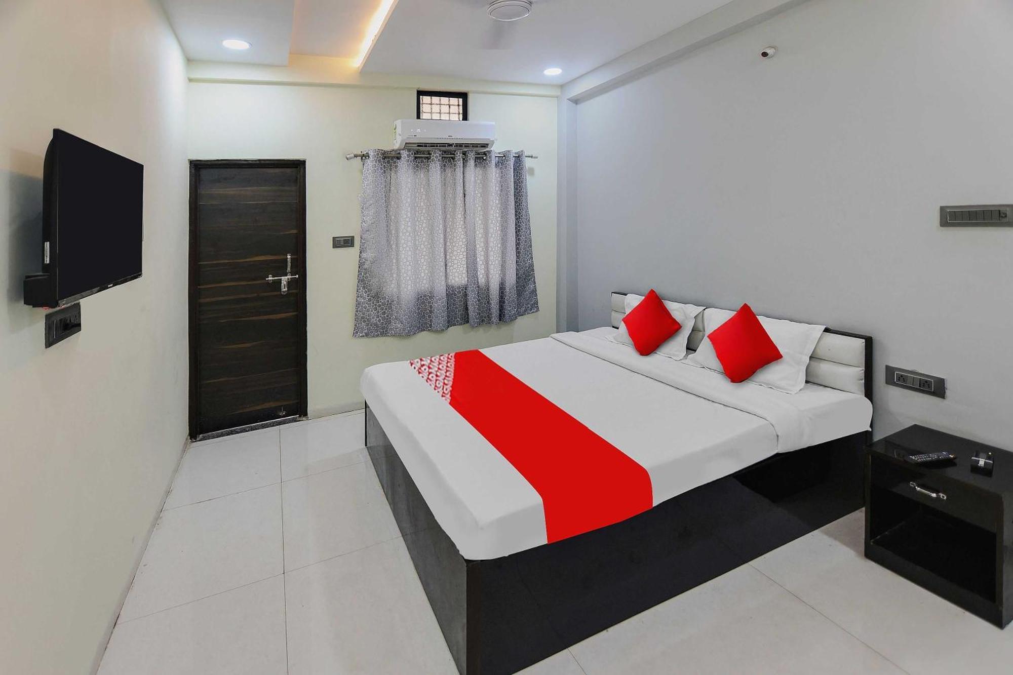Oyo Hotel Blackgold Chandrapur Buitenkant foto