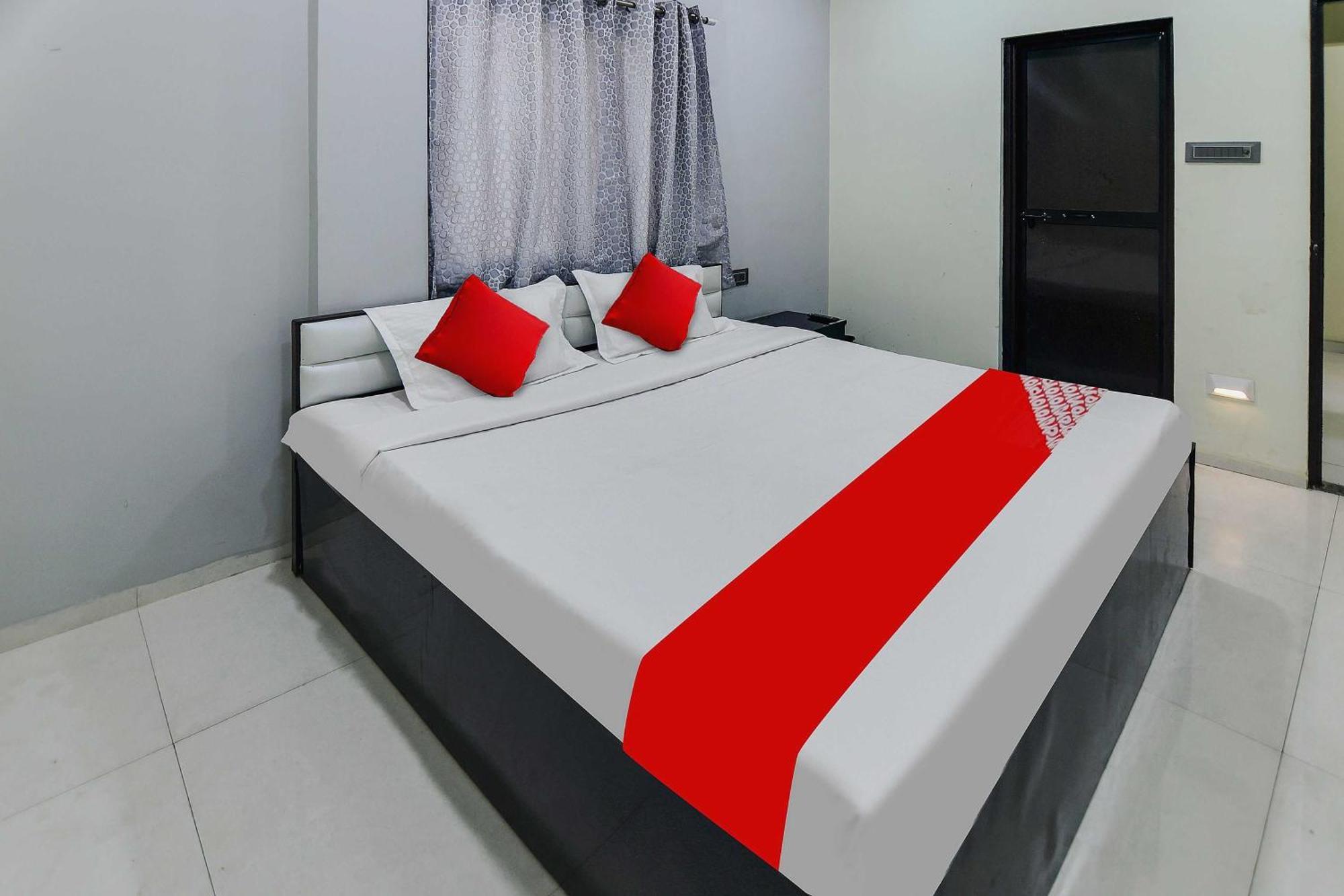 Oyo Hotel Blackgold Chandrapur Buitenkant foto