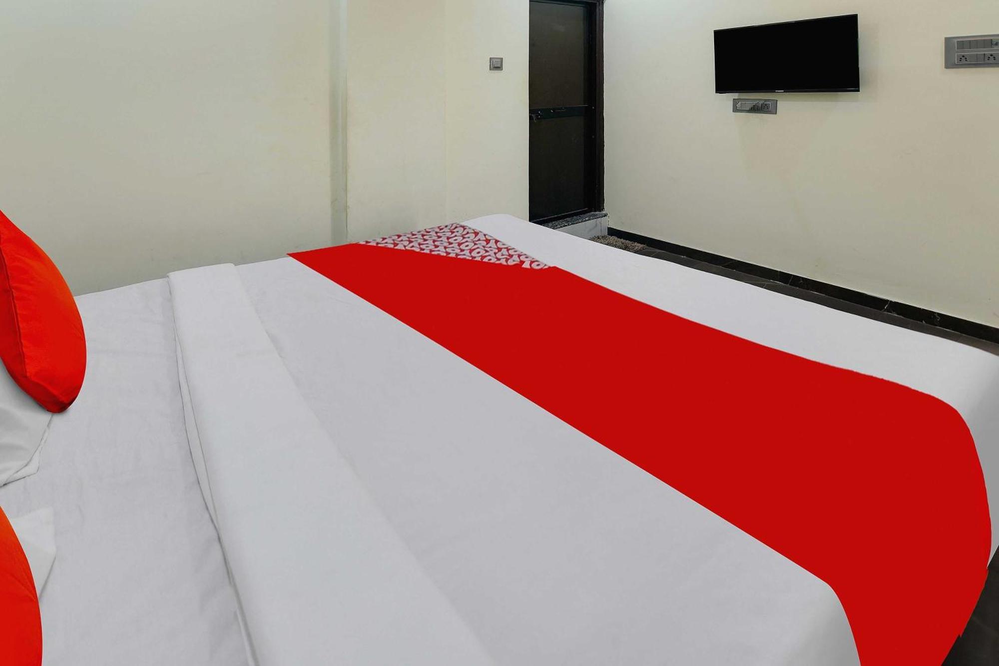 Oyo Hotel Blackgold Chandrapur Buitenkant foto