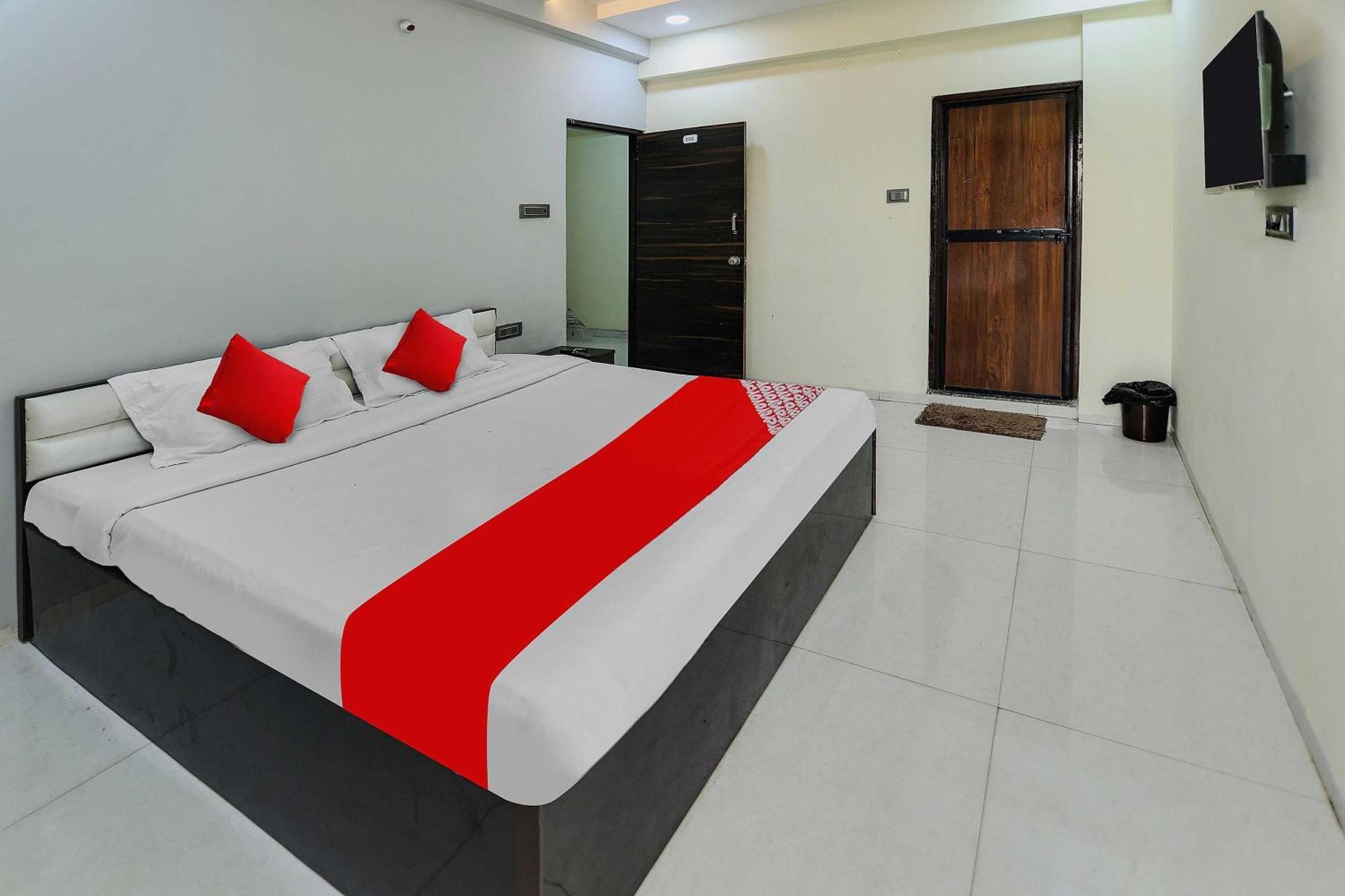 Oyo Hotel Blackgold Chandrapur Buitenkant foto