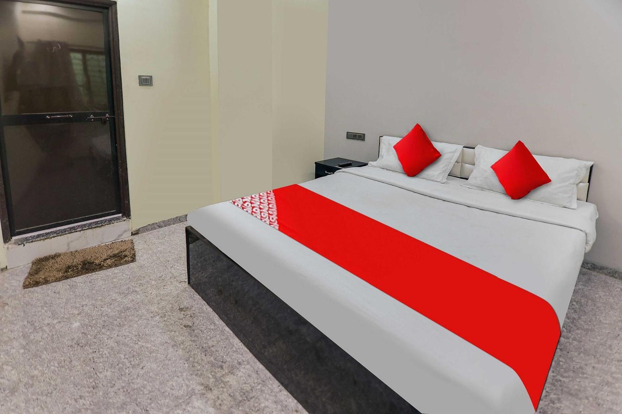 Oyo Hotel Blackgold Chandrapur Buitenkant foto