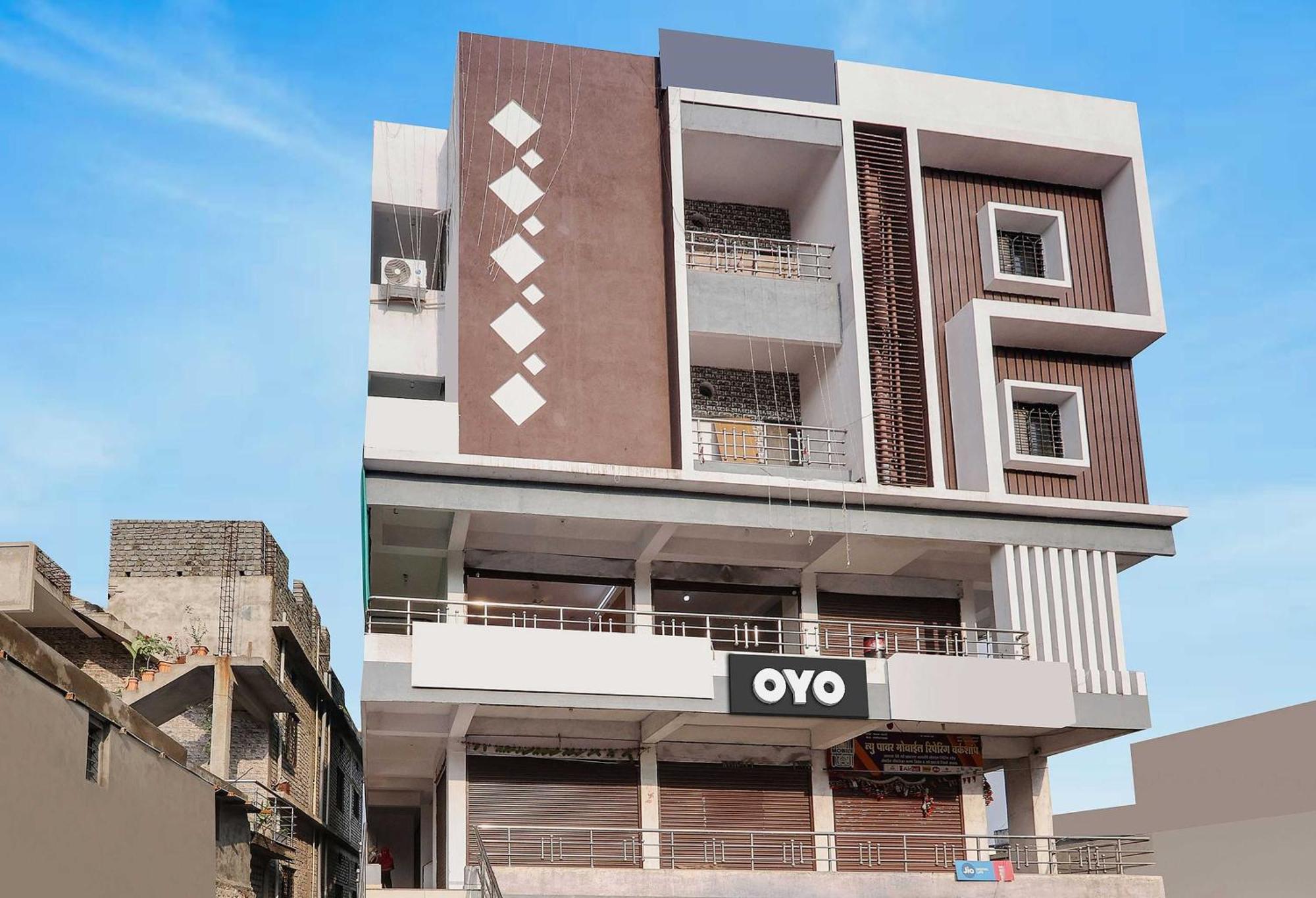Oyo Hotel Blackgold Chandrapur Buitenkant foto